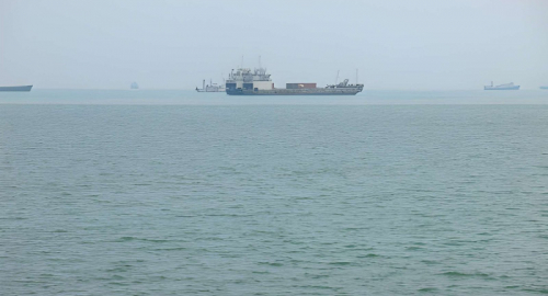 Stretto di Hormuz, chi lo controlla davvero tra Iran e Stati Uniti